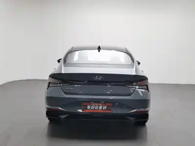 Hyundai Elantra 2022