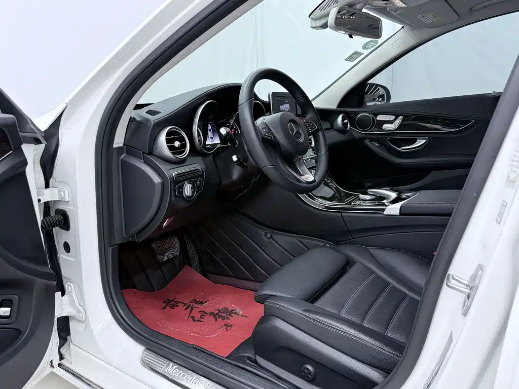Mercedes-Benz C-Class 2018 — фото 18