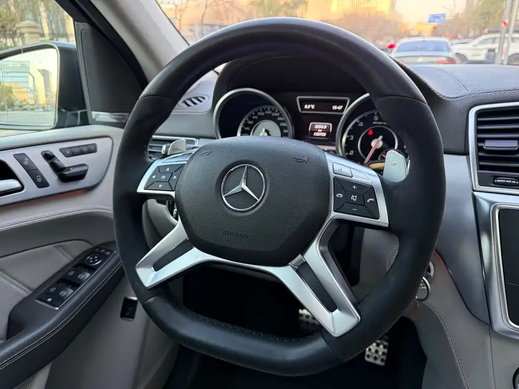 Mercedes-Benz M-Class AMG 2013 — фото 13