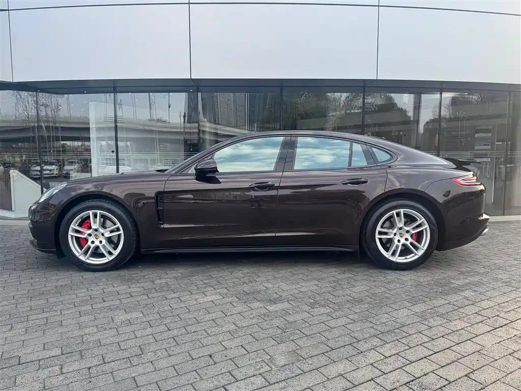 Porsche Panamera 2017 — фото 11