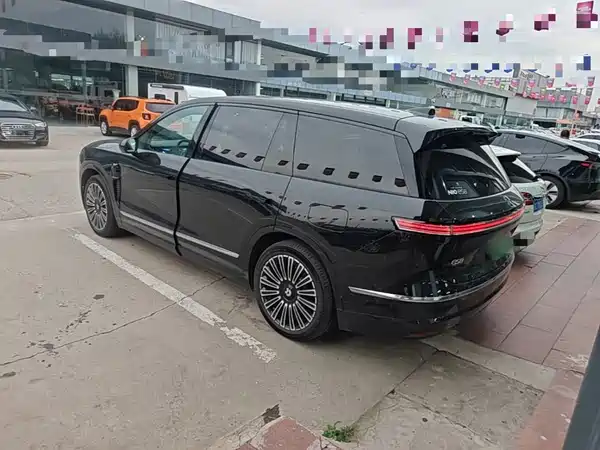 NIO ES8 2025