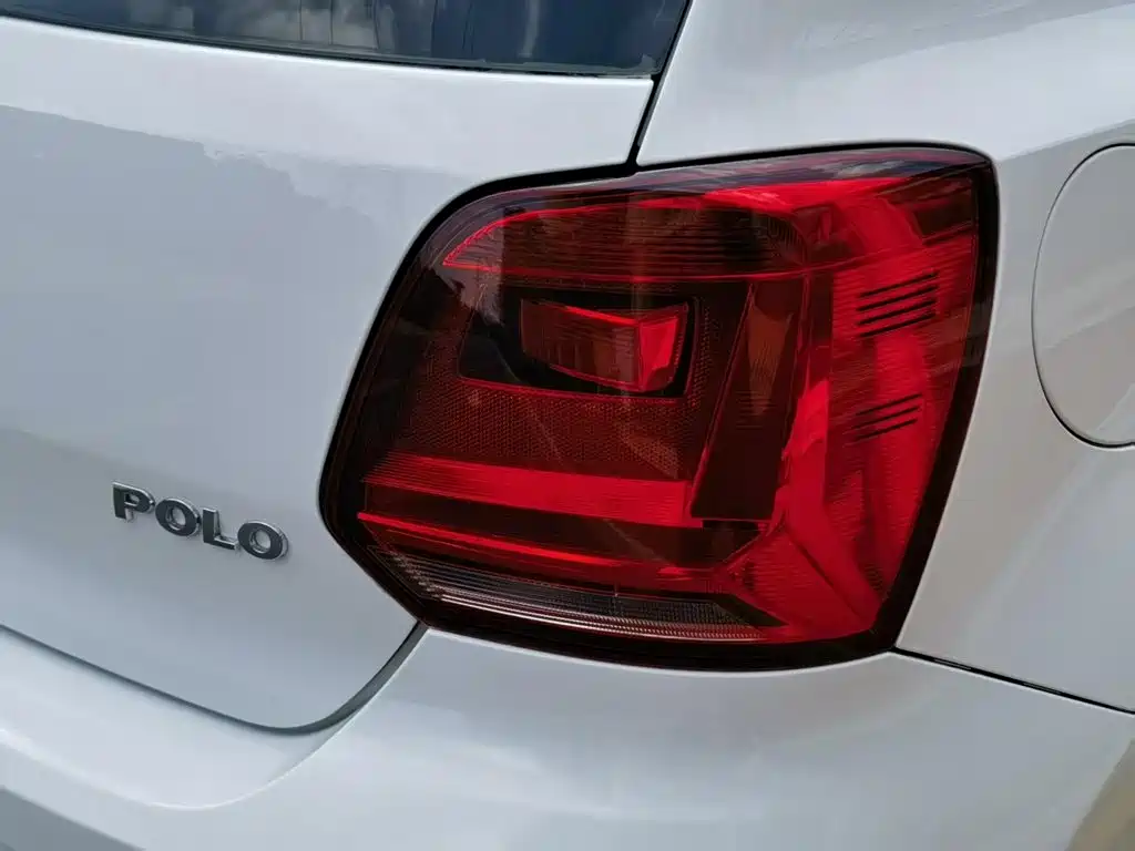 Volkswagen Polo 2015 — фото 8