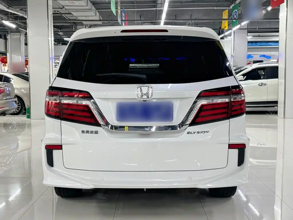 Honda Elysion 2017 — фото 11