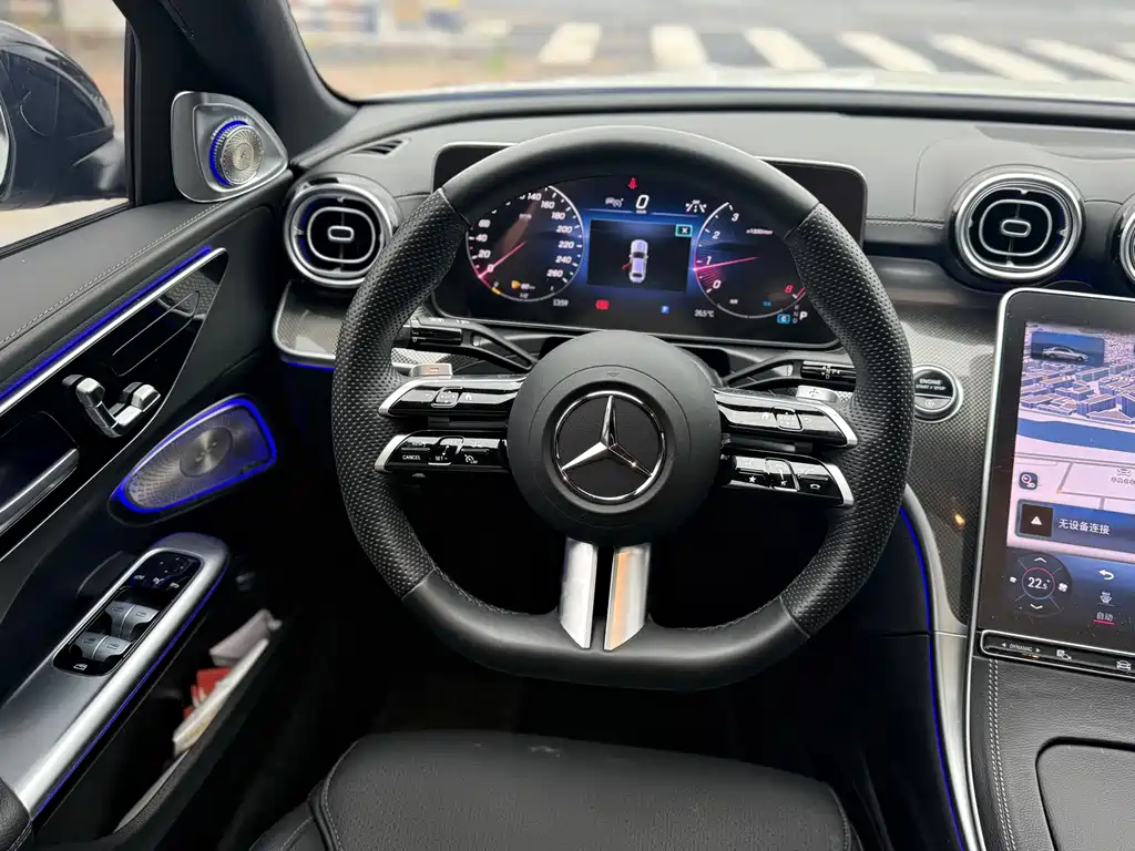 Mercedes-Benz C-Class 2024 — фото 11