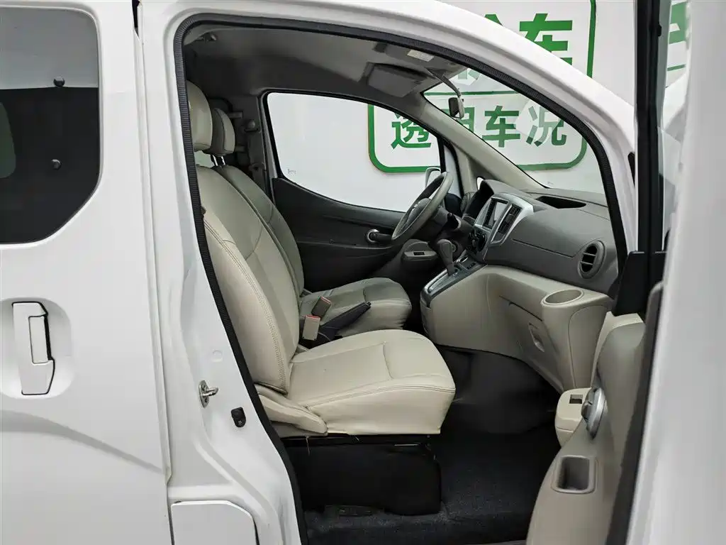 Nissan NV200 2020 — фото 23