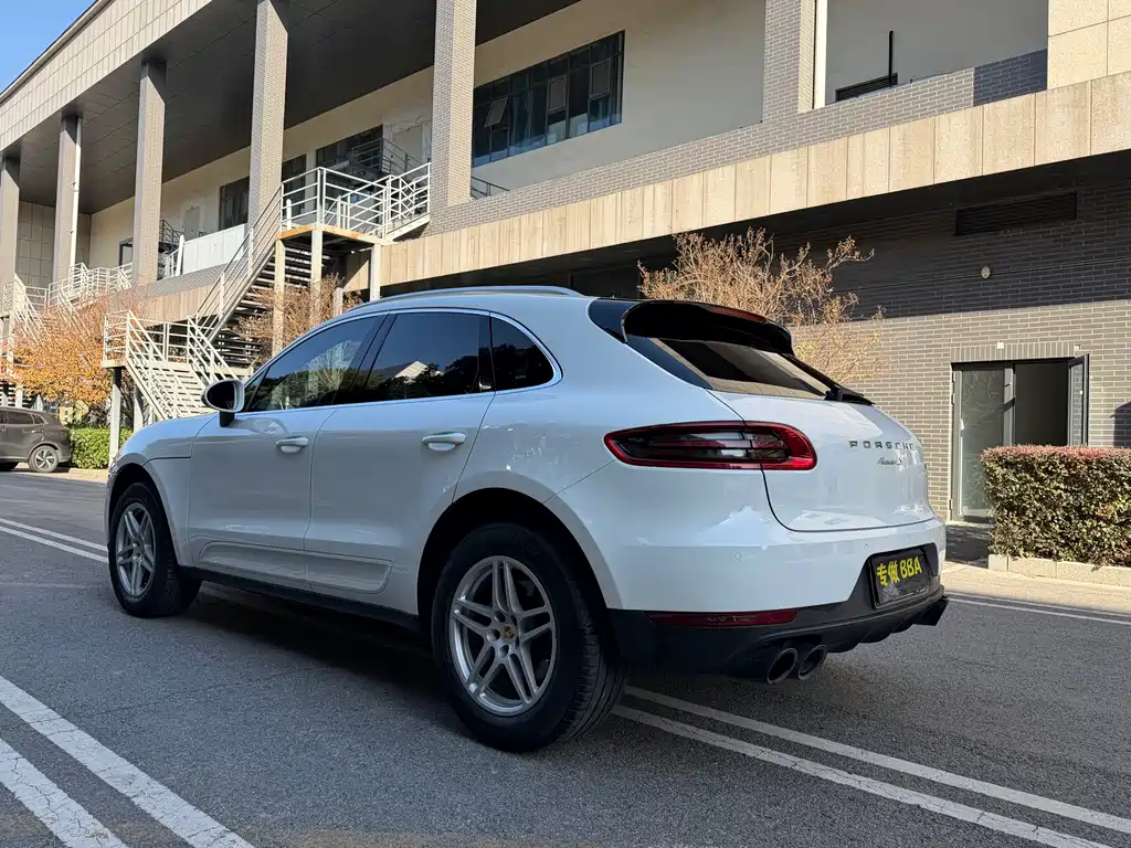 Porsche Macan 2018 — фото 21