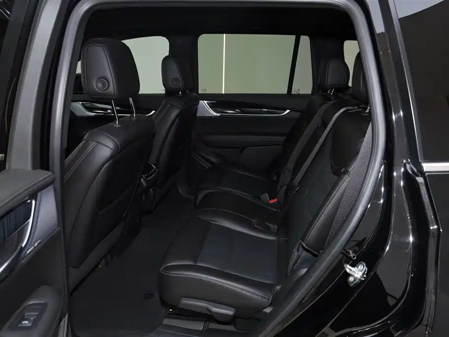 Cadillac XT6 2023 — фото 14
