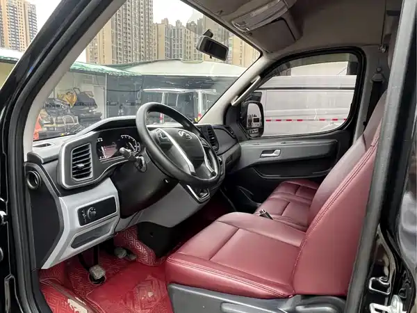 Maxus V80 2025