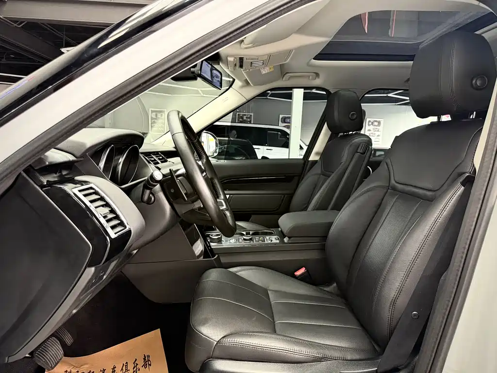 Land Rover Discovery 2019 — фото 11