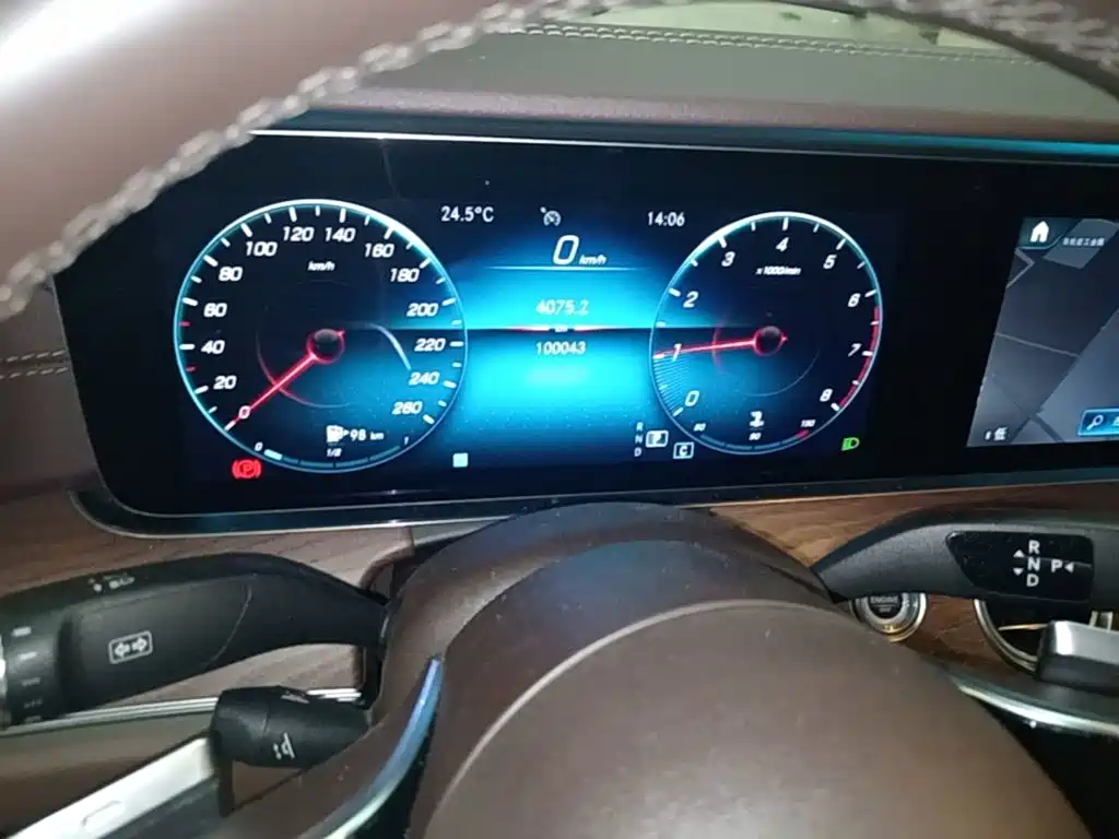 Mercedes-Benz E-Class 2020 — фото 12