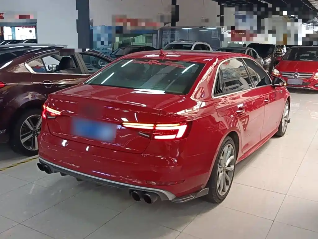Audi A4L 2018