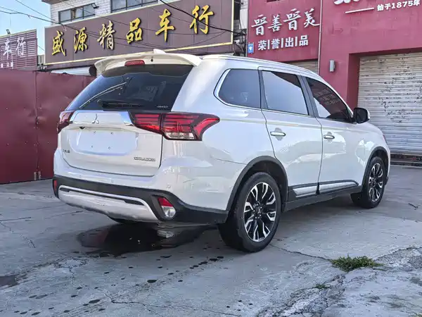 Mitsubishi Outlander 2021