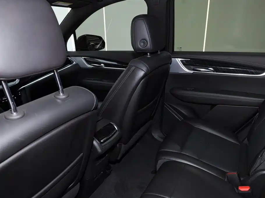 Cadillac XT6 2023 — фото 17