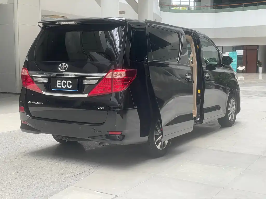 Toyota Alphard 2012