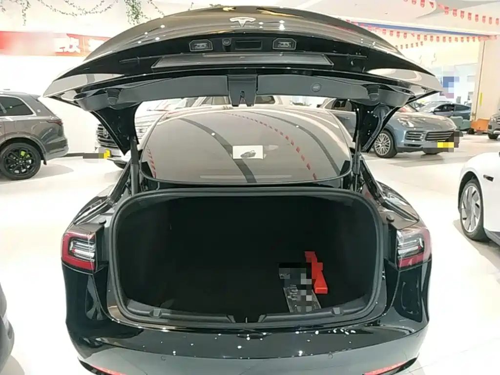 Tesla Model 3 2022 — фото 19