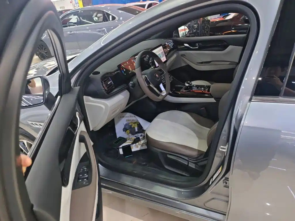 BYD Qin PLUS 2024 — фото 16