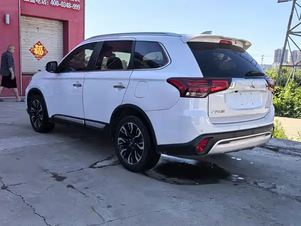 Mitsubishi Outlander 2021