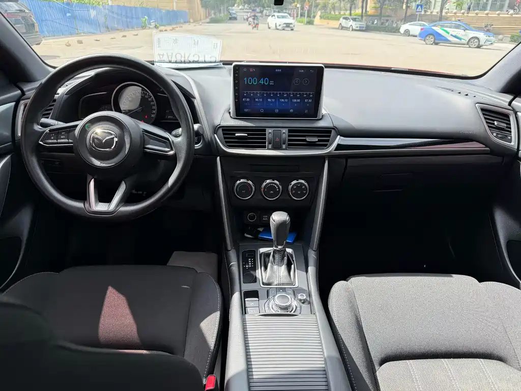 Mazda CX-4 2018 — фото 13