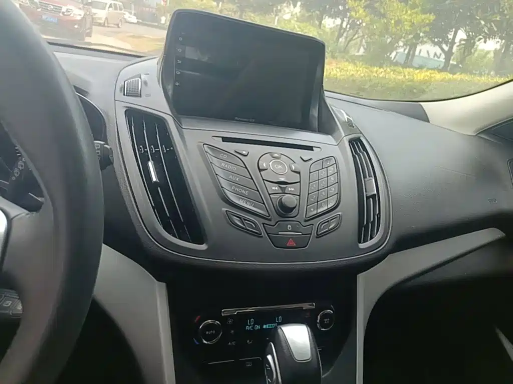 Ford Kuga 2016 — фото 13