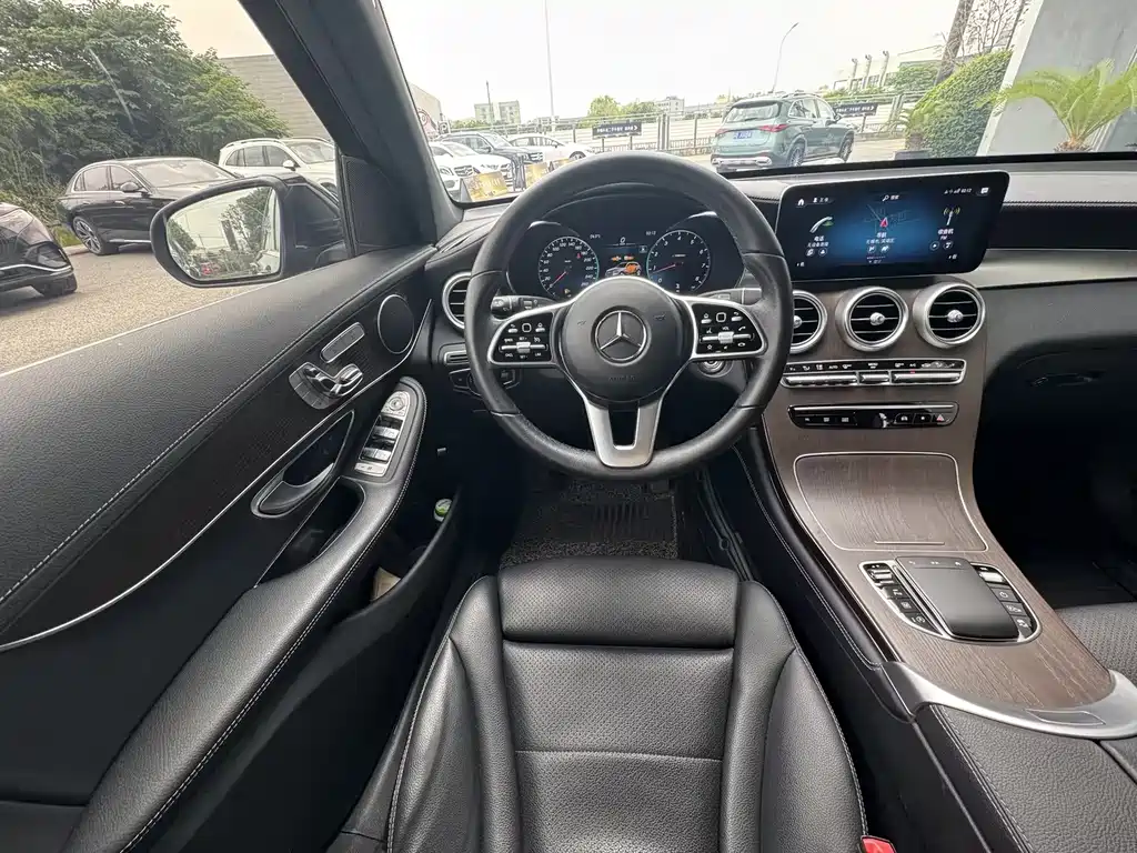 Mercedes-Benz GLC 2021 — фото 16