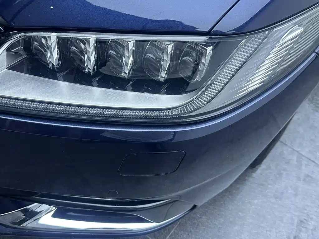 Lincoln Continental 2018 — фото 20