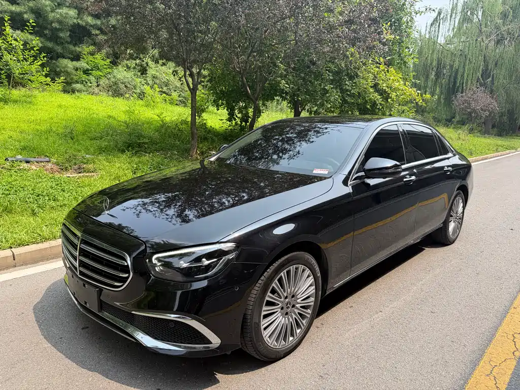 Mercedes-Benz E-Class 2023 — фото 1