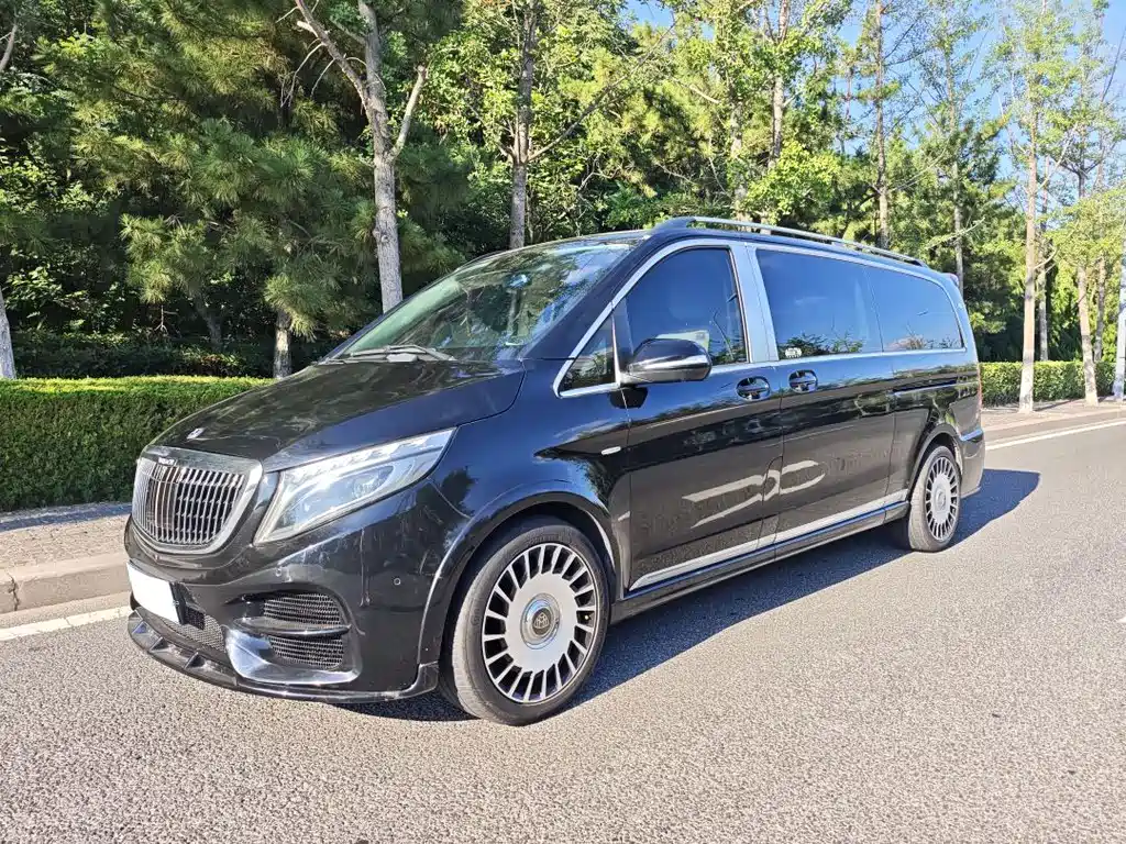 Mercedes-Benz V-Class 2017 — фото 1