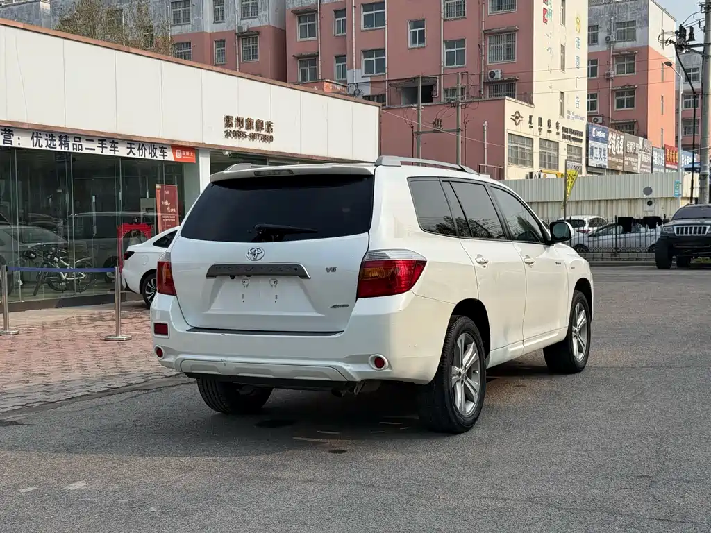 Toyota Highlander 2011 — фото 15