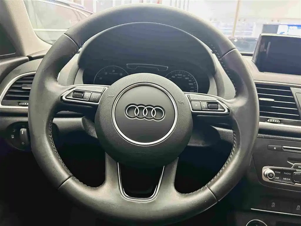 Audi Q3 2018 — фото 15