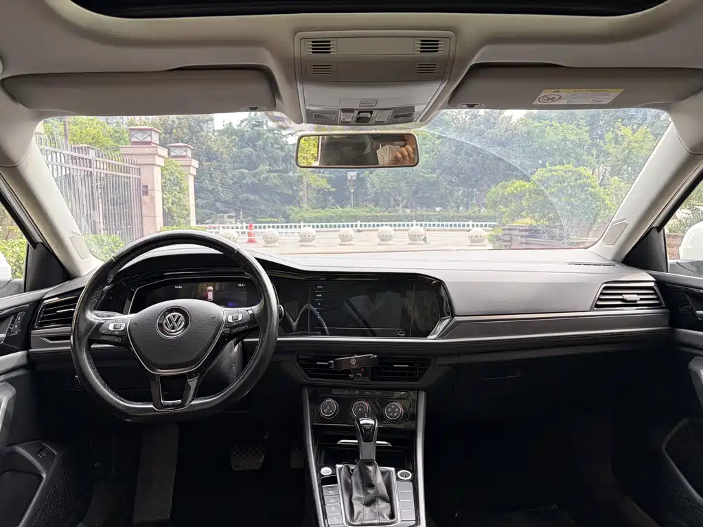 Volkswagen Sagitar 2021