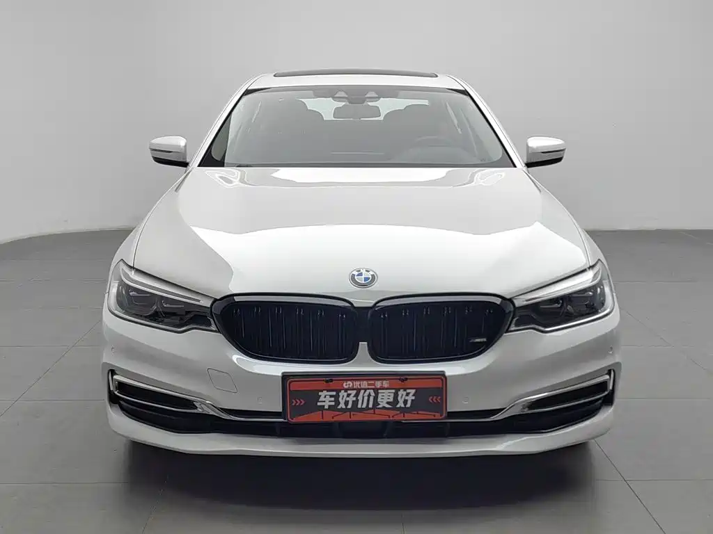 BMW 5 Series New Energy 2019 — фото 3