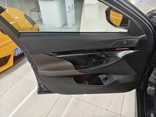BMW 5 Series 2025