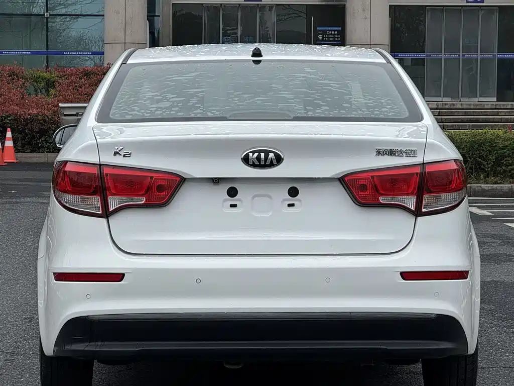 Kia K2 2015 — фото 6