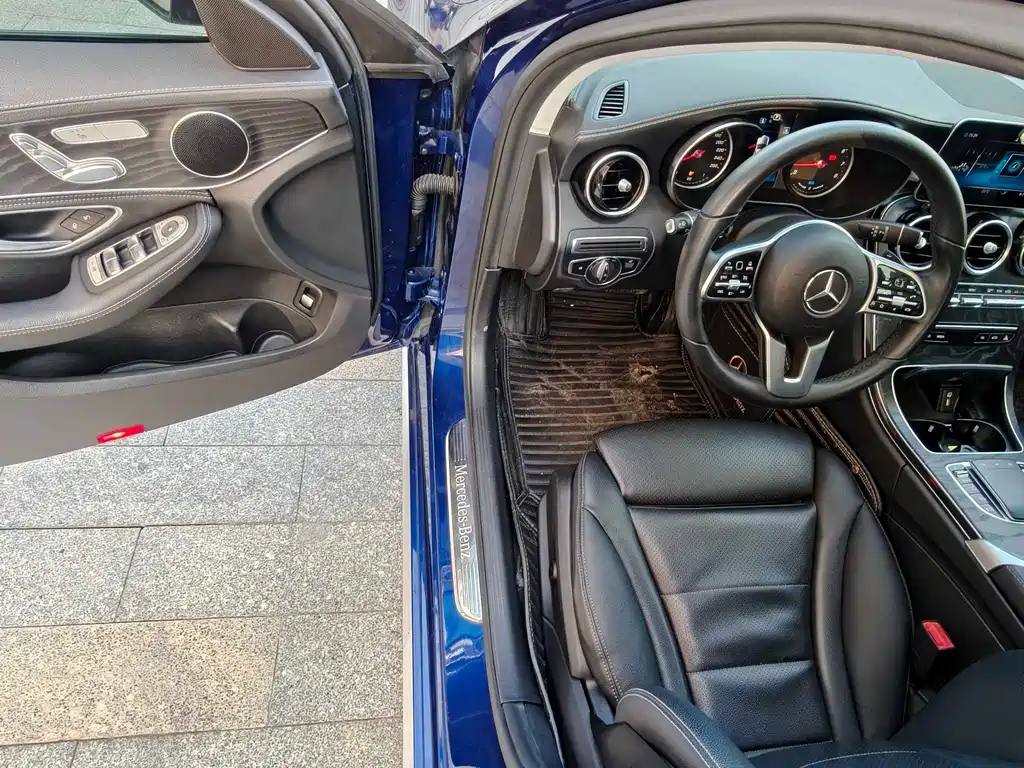 Mercedes-Benz C-Class 2019 — фото 10