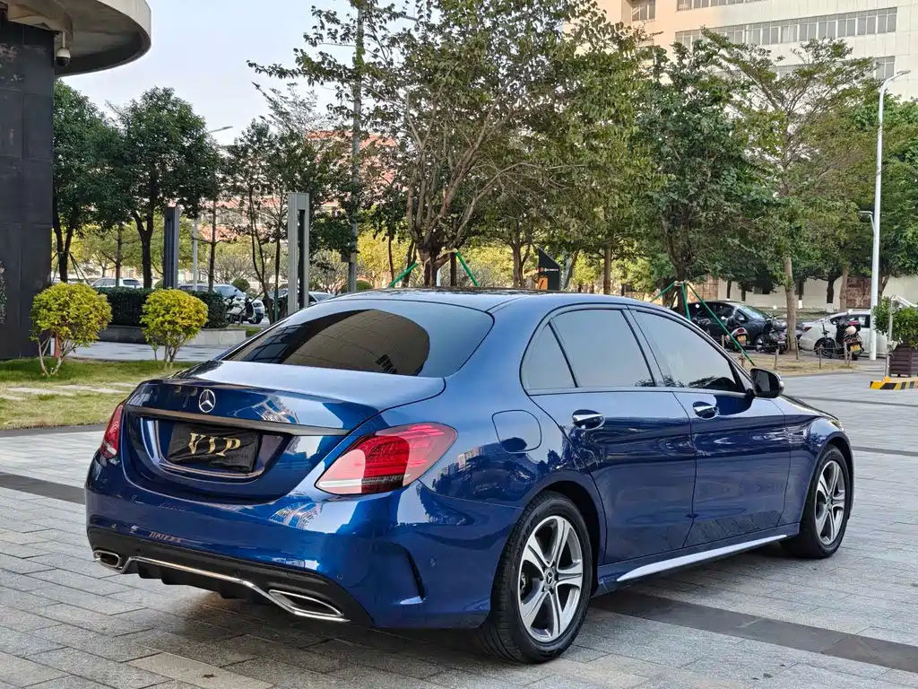 Mercedes-Benz C-Class 2019 — фото 15