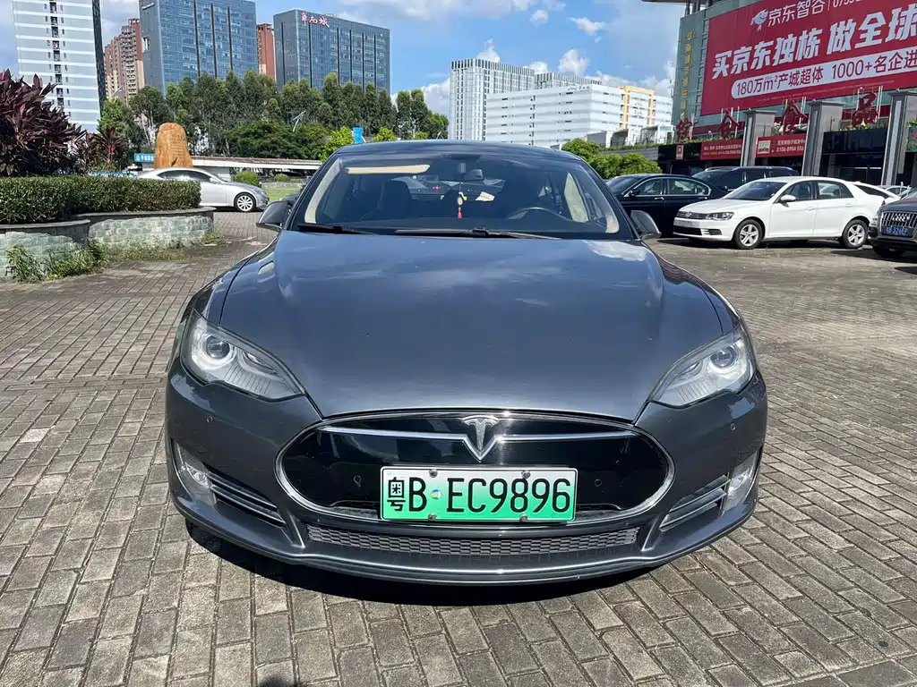 Tesla Model S 2015 — фото 2