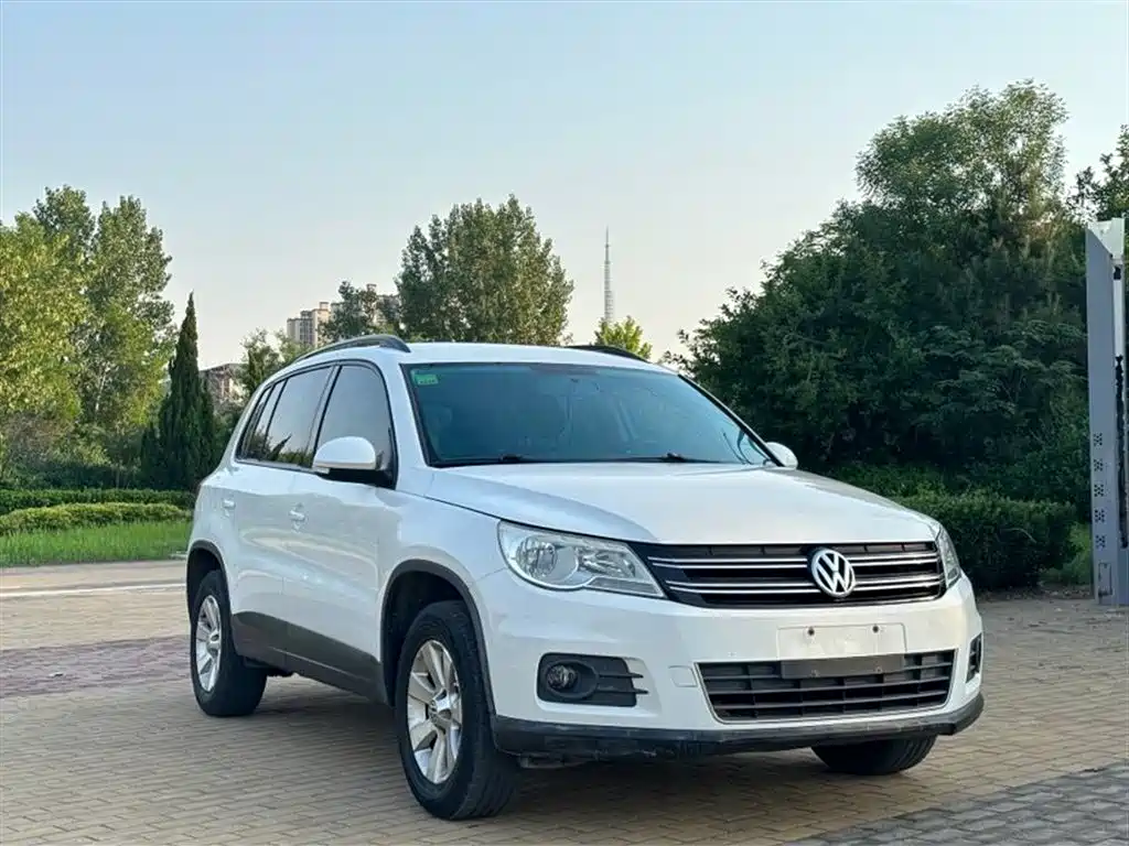 Volkswagen Tiguan 2012 — фото 3