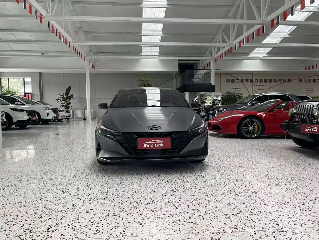 Hyundai Elantra 2023