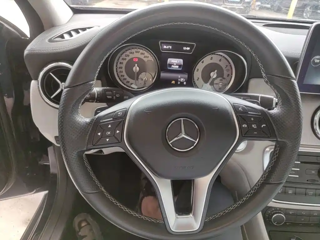 Mercedes-Benz GLA 2017 — фото 11