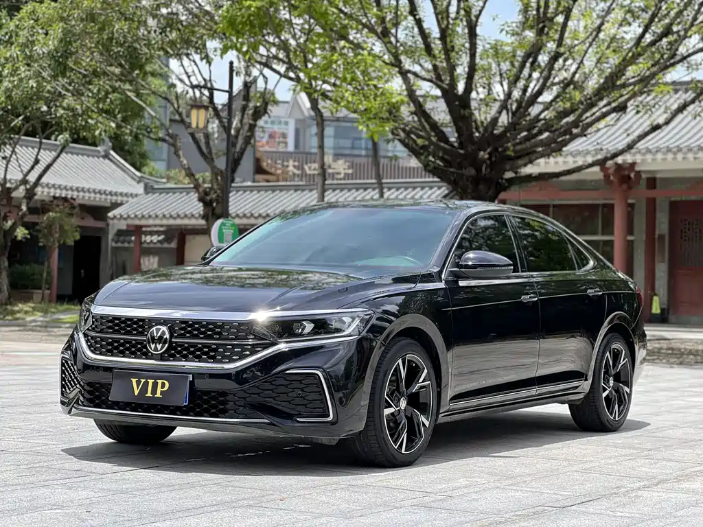 Volkswagen Passat 2024