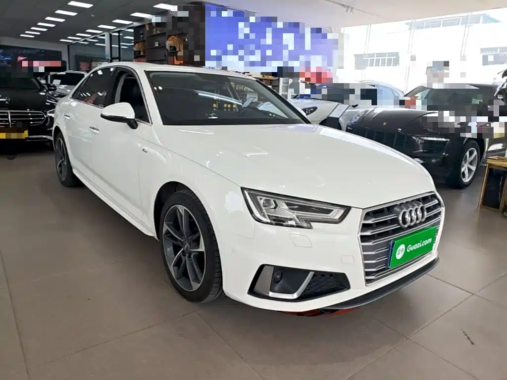 Audi A4L 2020