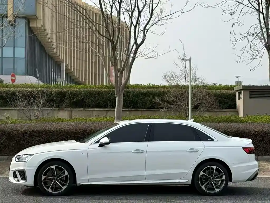 Audi A4L 2023