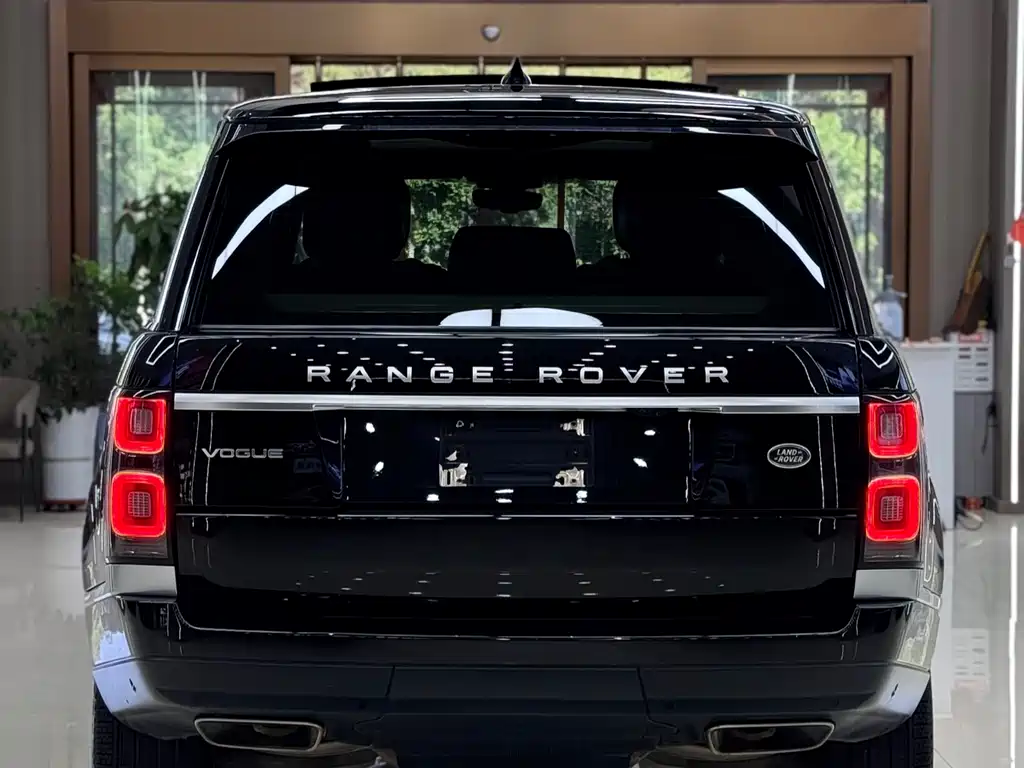 Land Rover Range Rover 2020 — фото 18