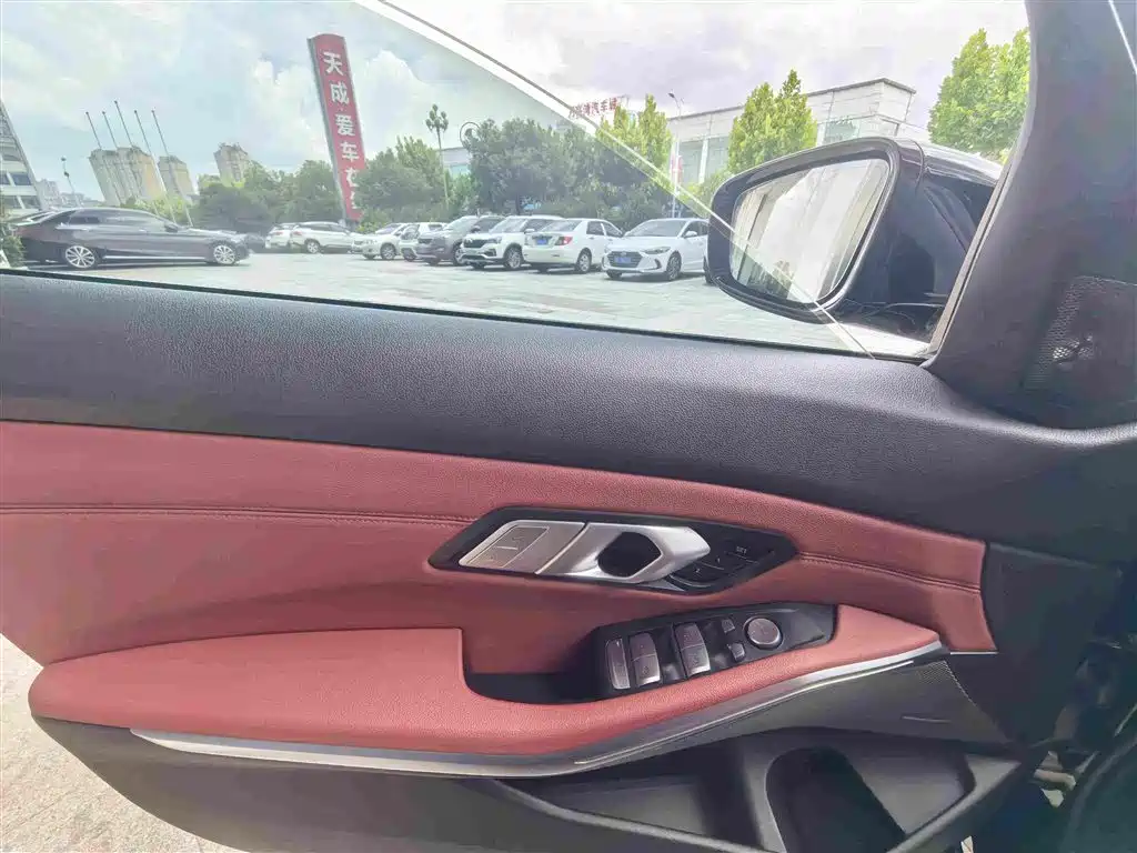BMW 3 Series 2021 — фото 14