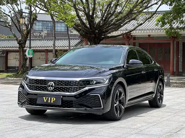 Volkswagen Passat 2024