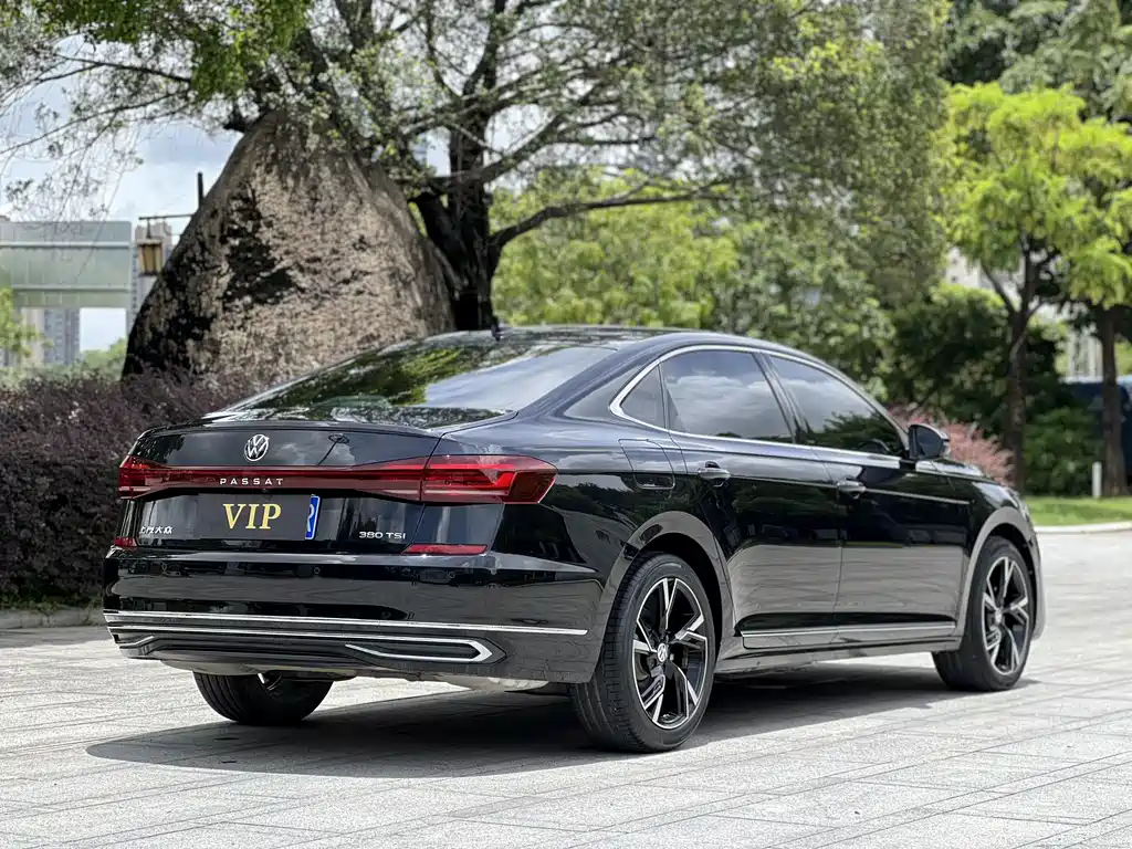 Volkswagen Passat 2024 — фото 23