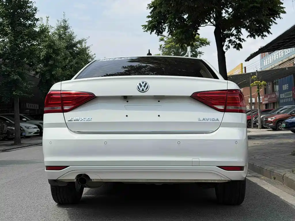 Volkswagen Lavida 2015