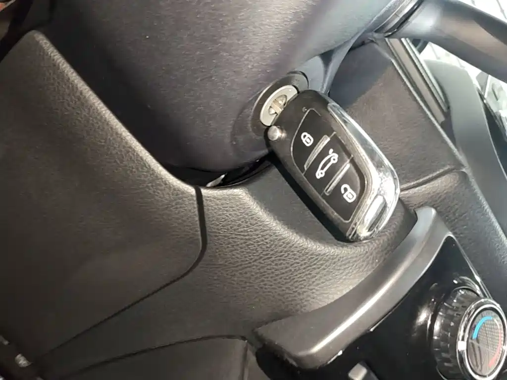 Toyota Yaris L 2019 — фото 9