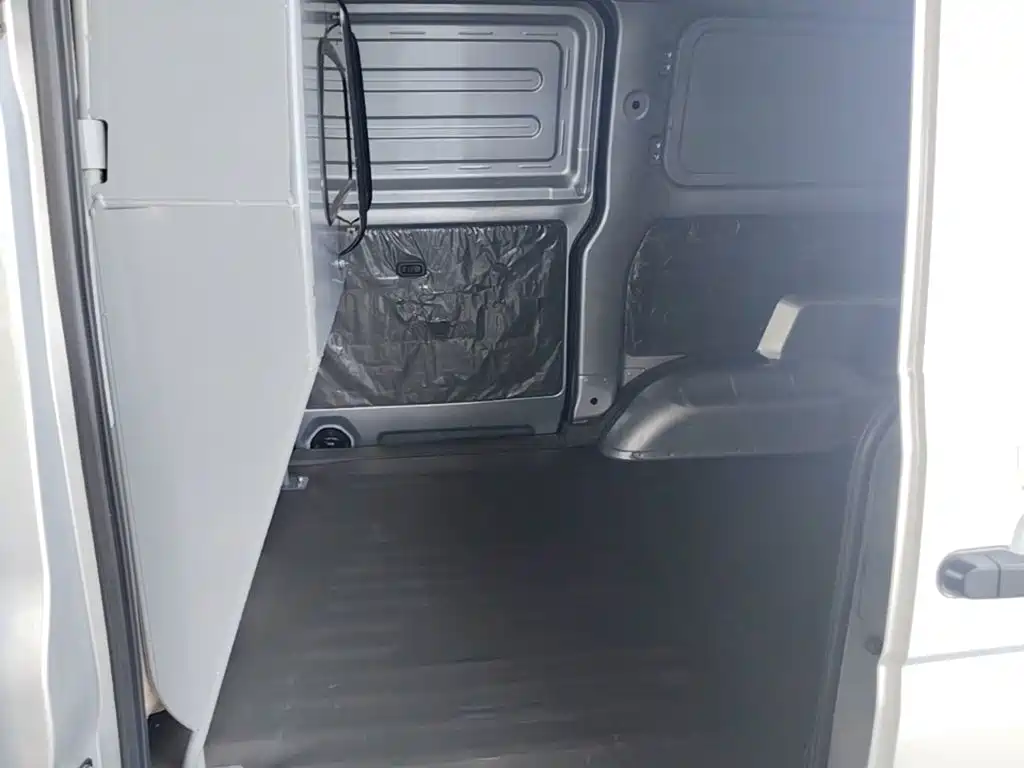Wuling Rongguang V 2020 — фото 17