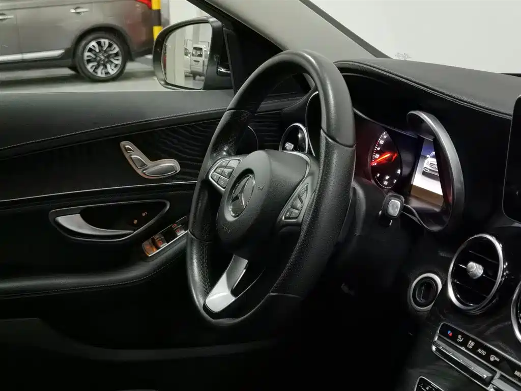 Mercedes-Benz C-Class 2017 — фото 22